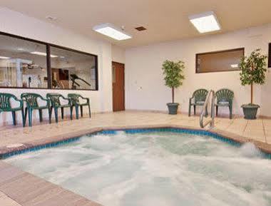 Wingate By Wyndham Pueblo Hotel Exterior photo