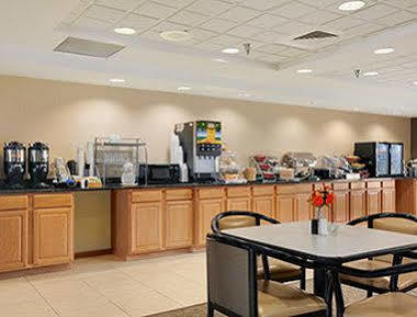 Wingate By Wyndham Pueblo Hotel Exterior photo