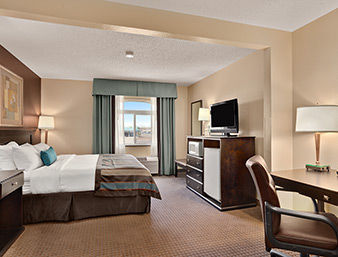 Wingate By Wyndham Pueblo Hotel Exterior photo