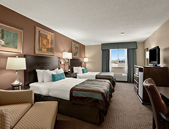 Wingate By Wyndham Pueblo Hotel Exterior photo